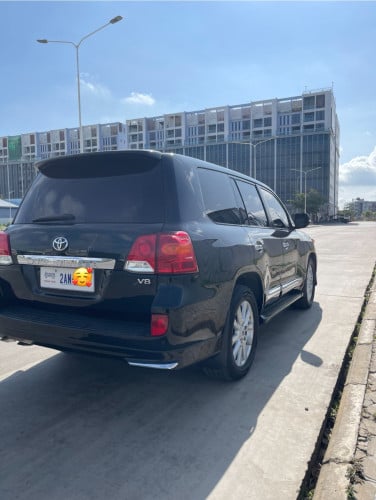 Land Cruiser 2013 V8 VIP Full Option ម្ចាស់ដើមទី1