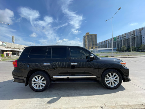 Land Cruiser 2013 V8 VIP Full Option ម្ចាស់ដើមទី1