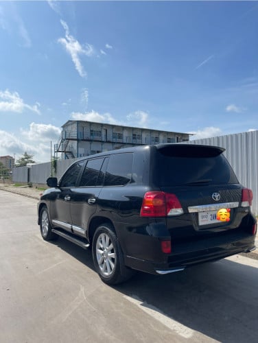 Land Cruiser 2013 V8 VIP Full Option ម្ចាស់ដើមទី1