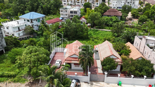 Land for sale urgent 4040sqm (Good for build a condo, apartment for rent, hotel, building)