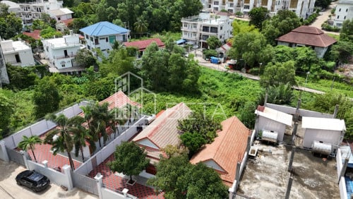 Land for sale urgent 4040sqm (Good for build a condo, apartment for rent, hotel, building)