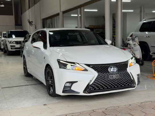 Lexus CT200H 2012 F sport ( ក្រដាសពន្ធ​ )
