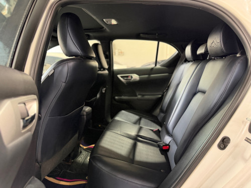 Lexus CT200H 2012 F sport ( ក្រដាសពន្ធ​ )