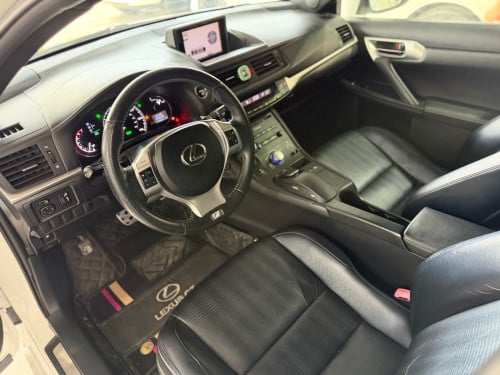 Lexus CT200H 2012 F sport ( ក្រដាសពន្ធ​ )