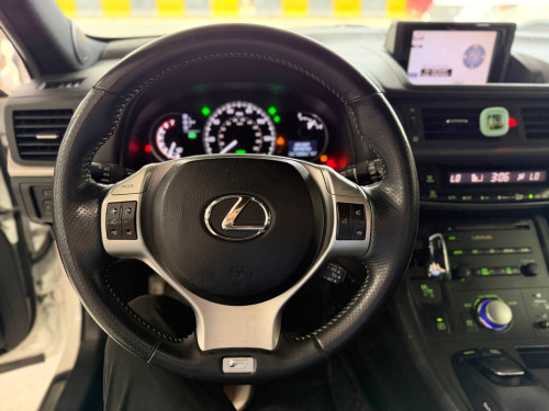 Lexus CT200H 2012 F sport ( ក្រដាសពន្ធ​ )