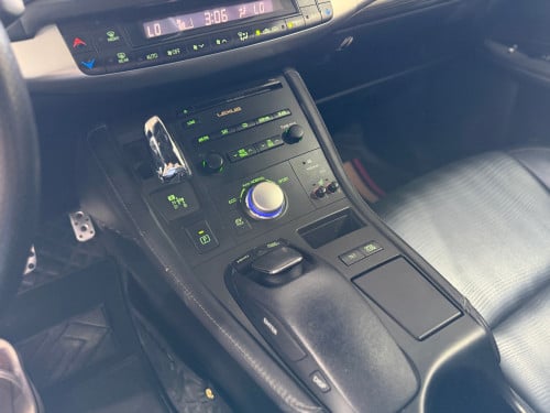 Lexus CT200H 2012 F sport ( ក្រដាសពន្ធ​ )