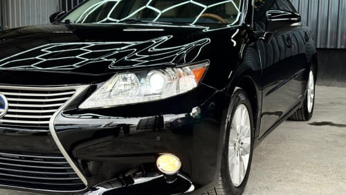 LEXUS ES300H Full Premium ឆ្នាំ 2013 ពណ៍ខ្មៅ ក្នុងលឿង