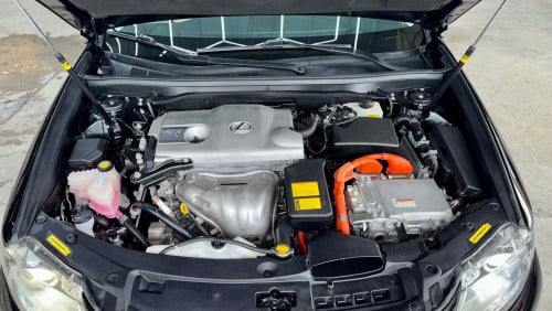 LEXUS ES300H Full Premium ឆ្នាំ 2013 ពណ៍ខ្មៅ ក្នុងលឿង