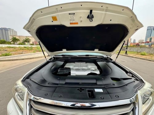 Lexus Lx 570 full option year 2013 👉ម្ចាស់ដើមទិញថ្មីខ្លាញ់គោពី អាមេរិច កម្រមាន