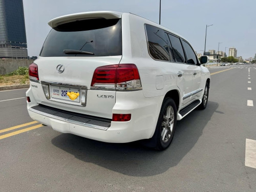 Lexus Lx 570 full option year 2013 👉ម្ចាស់ដើមទិញថ្មីខ្លាញ់គោពី អាមេរិច កម្រមាន