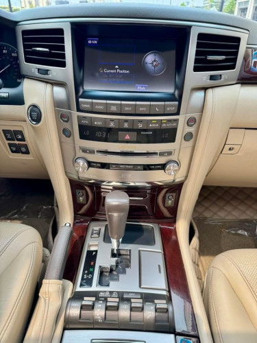 Lexus Lx 570 full option year 2013 👉ម្ចាស់ដើមទិញថ្មីខ្លាញ់គោពី អាមេរិច កម្រមាន