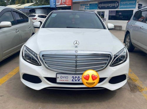 Mecedez C300 Luxury 4Matic full option