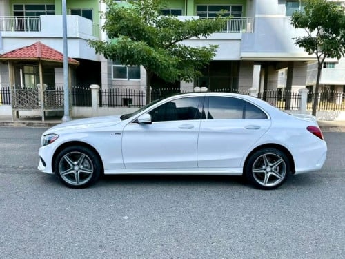 Mercedes Benz c300 2015 AMG អេក្រង់ធំ ឡានថ្នាំនៅ90% តំលៃ 25900$ ចចាត