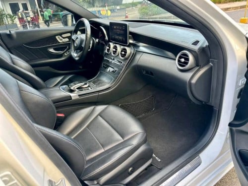 Mercedes Benz c300 2015 AMG អេក្រង់ធំ ឡានថ្នាំនៅ90% តំលៃ 25900$ ចចាត
