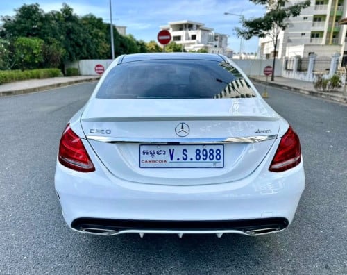 Mercedes Benz c300 2015 AMG អេក្រង់ធំ ឡានថ្នាំនៅ90% តំលៃ 25900$ ចចាត
