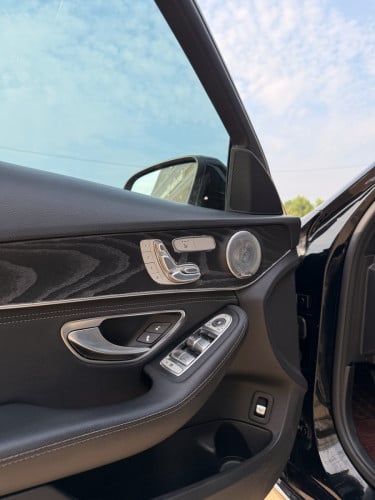 Mercedes C300 luxury up AMG 2015
