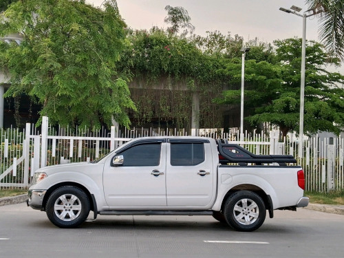 Nissan frontier 07ប៉ុង1ឡានស្អាត