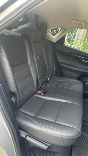 Nx200T 2015 luxury ឡានស្អាត តំលៃ29500$ចចារ