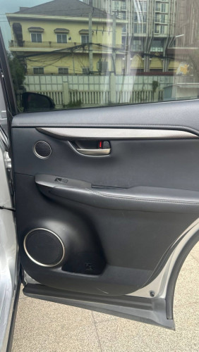 Nx200T 2015 luxury ឡានស្អាត តំលៃ29500$ចចារ