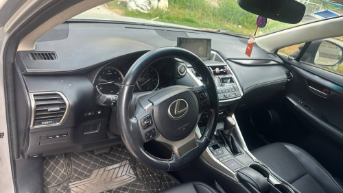 Nx200T 2015 luxury ឡានស្អាត តំលៃ29500$ចចារ