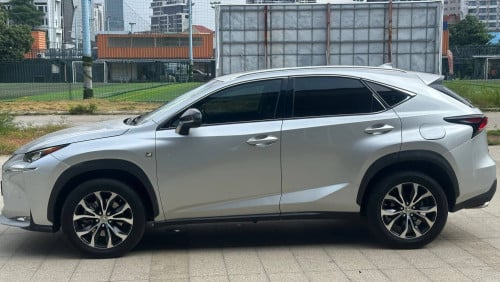 Nx200T 2015 luxury ឡានស្អាត តំលៃ29500$ចចារ