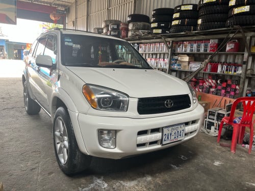 Rav4 ឆ្នាំ០២លក់9000$ពណ៌សរ069663435/061326179