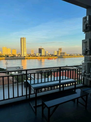 2 Bedrooms Penthouse for rent - $450$/month