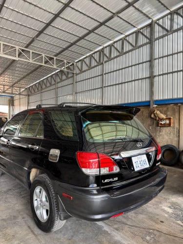 RX 300 ឆ្នាំ 1999 ឡានស្អាត គ្រឿងក្នុងថ្មី មិនបុកមិនប៉ះ មុខក្រោយស្អាត