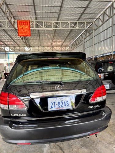 RX 300 ឆ្នាំ 1999 ឡានស្អាត គ្រឿងក្នុងថ្មី មិនបុកមិនប៉ះ មុខក្រោយស្អាត