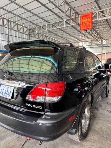 RX 300 ឆ្នាំ 1999 ឡានស្អាត គ្រឿងក្នុងថ្មី មិនបុកមិនប៉ះ មុខក្រោយស្អាត