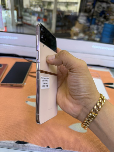 Samsung zfilp 4 ក្រុមហ៊ុន 128G