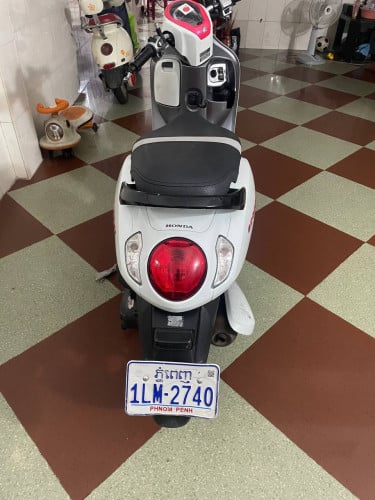 Scoopyi 2023 អត់កាត