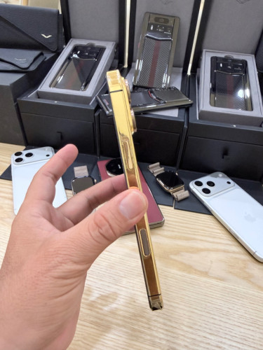 Sell iPhone 16Pro Max 18K Edition 256GB Sim+Esim ស្អាត