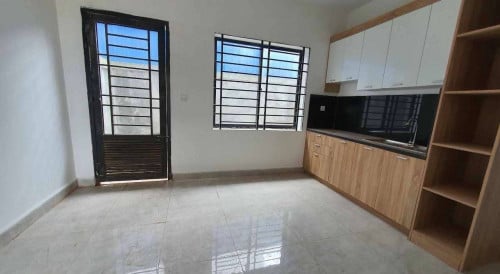 Shop house for rent (below market price)
