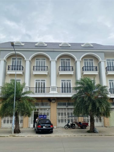 Shop house for sale