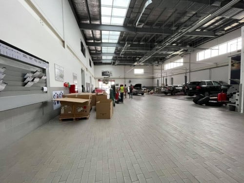 Showroom For Rent Along Russian BLVD Close to Old Airport).