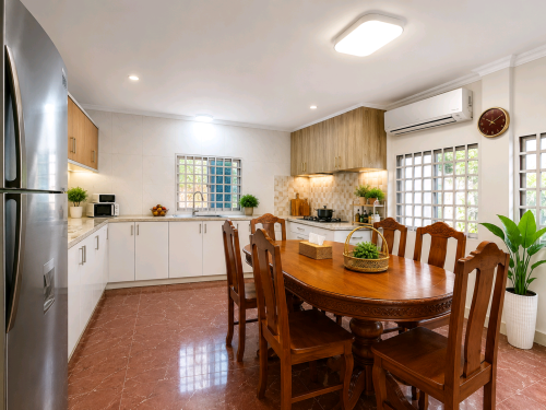 Big land villa near Toul Tum Pong market
