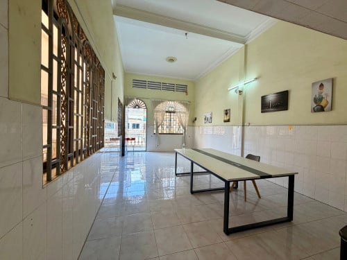 Spacious First-Floor House for Rent | Safe & Convenient