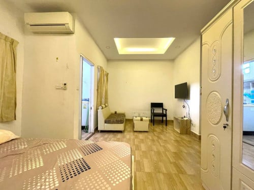 Studio room for rent near the Russian Market
