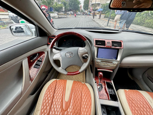 Toyota Camry hybrid ឆ្នាំ 2007 ពណ៌​ទឹក​ប្រាក់