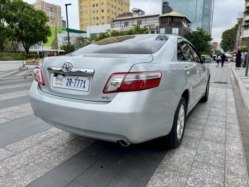 Toyota Camry hybrid ឆ្នាំ 2007 ពណ៌​ទឹក​ប្រាក់