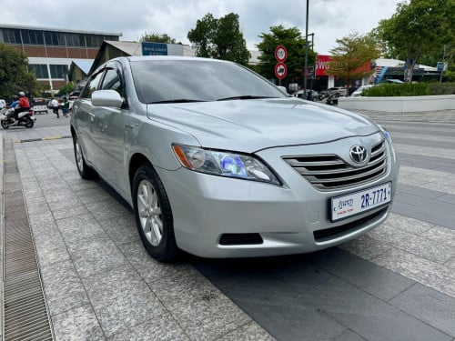 Toyota Camry hybrid ឆ្នាំ 2007 ពណ៌​ទឹក​ប្រាក់