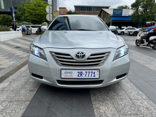 Toyota Camry hybrid ឆ្នាំ 2007 ពណ៌​ទឹក​ប្រាក់