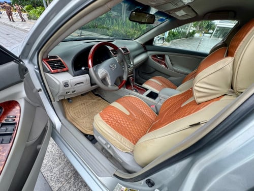 Toyota Camry hybrid ឆ្នាំ 2007 ពណ៌​ទឹក​ប្រាក់