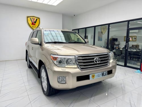 Toyota Land cruisers VIP V8