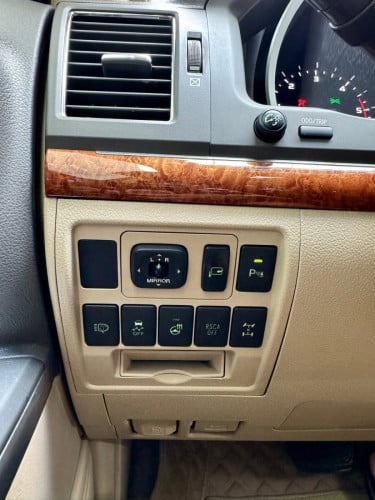 Toyota Land cruisers VIP V8