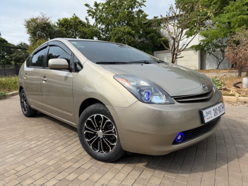 Toyota Prius 2005 full option