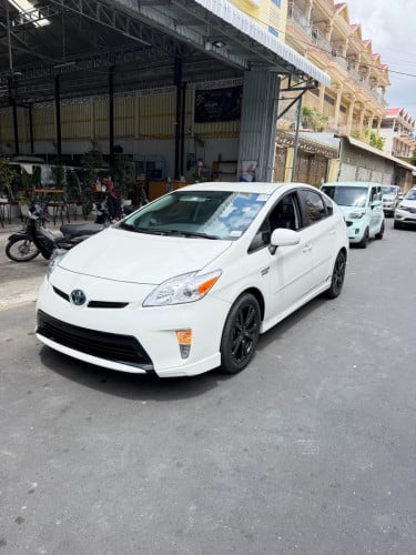 Toyota Prius persona plus performance 2013
