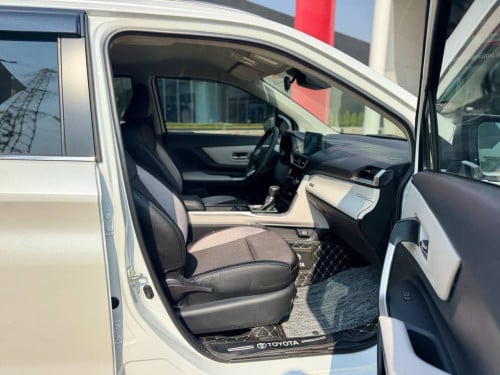 TOYOTA VELOZ 2025