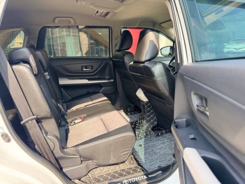 TOYOTA VELOZ 2025